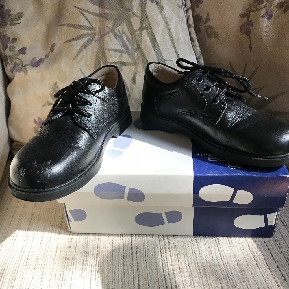 Kids Black Leather Dress Shoes - size 29 (US 11.5 Little Boys) - Picture 7 of 9
